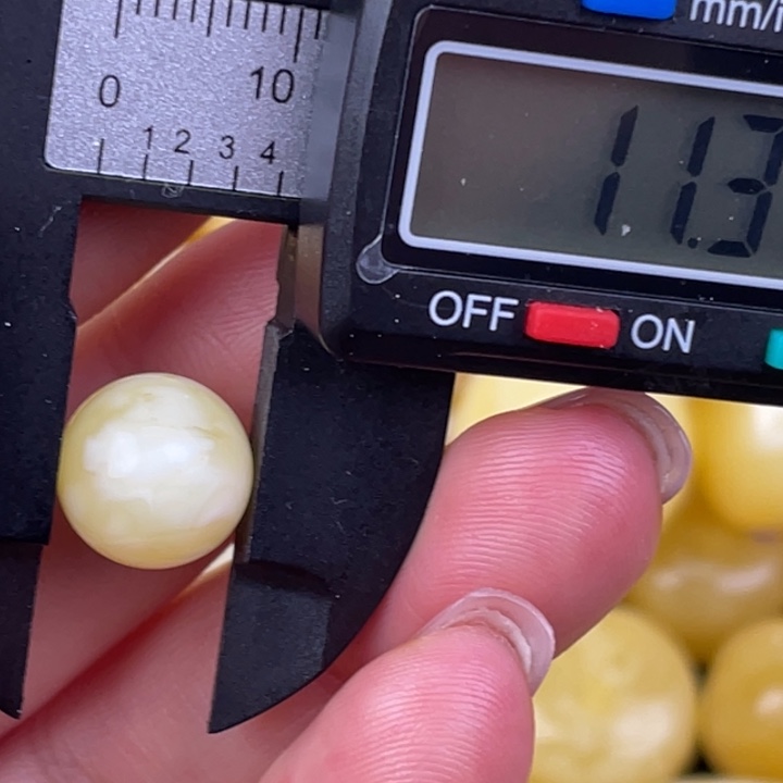 蜜蜡未镶嵌裸石269