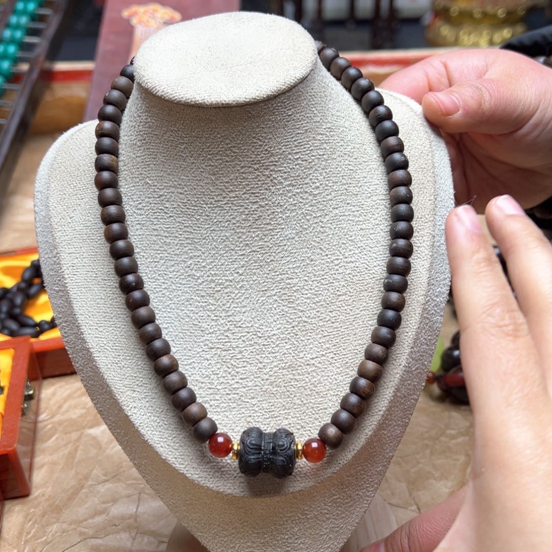 大叶紫檀（黑酸枝木类）