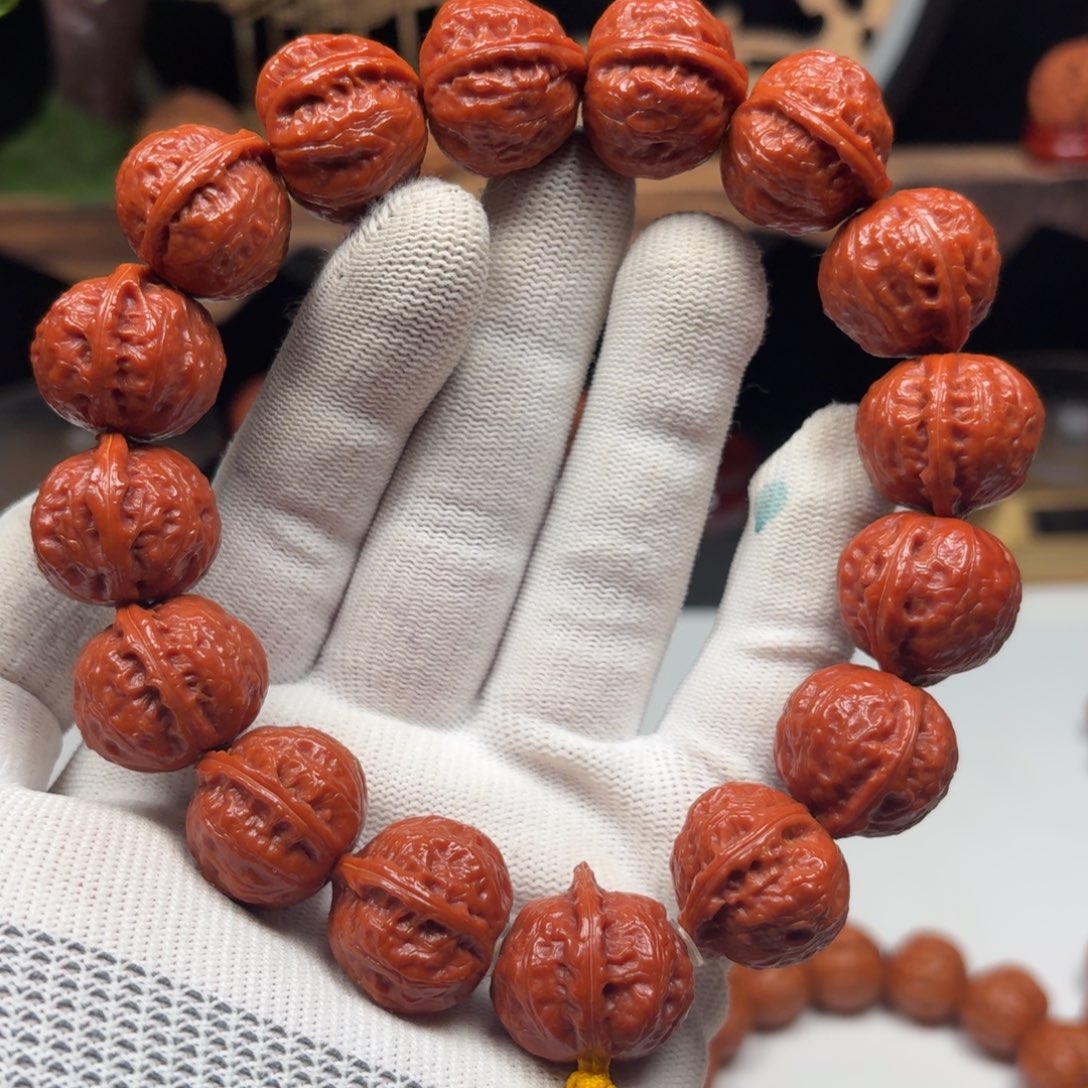 文玩核桃吊坠一道筋