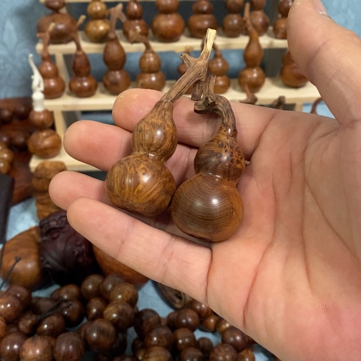 木济****寓麻梨疙瘩葫芦手把件
