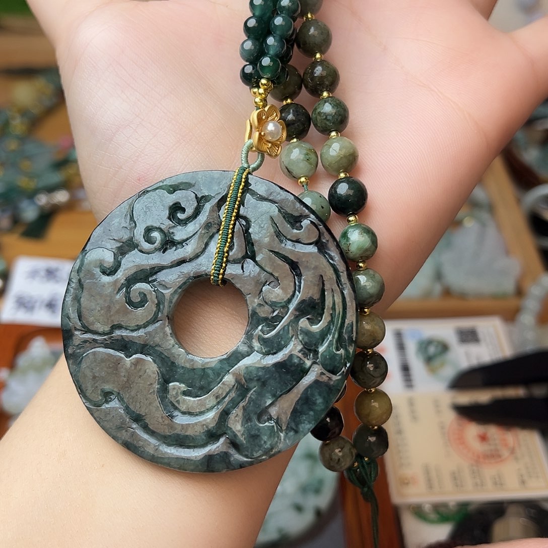 翡翠吊坠(赠链)未镶嵌吊坠25