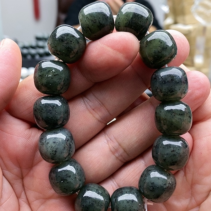 【闪购商品】未镶嵌手链和田玉16青花