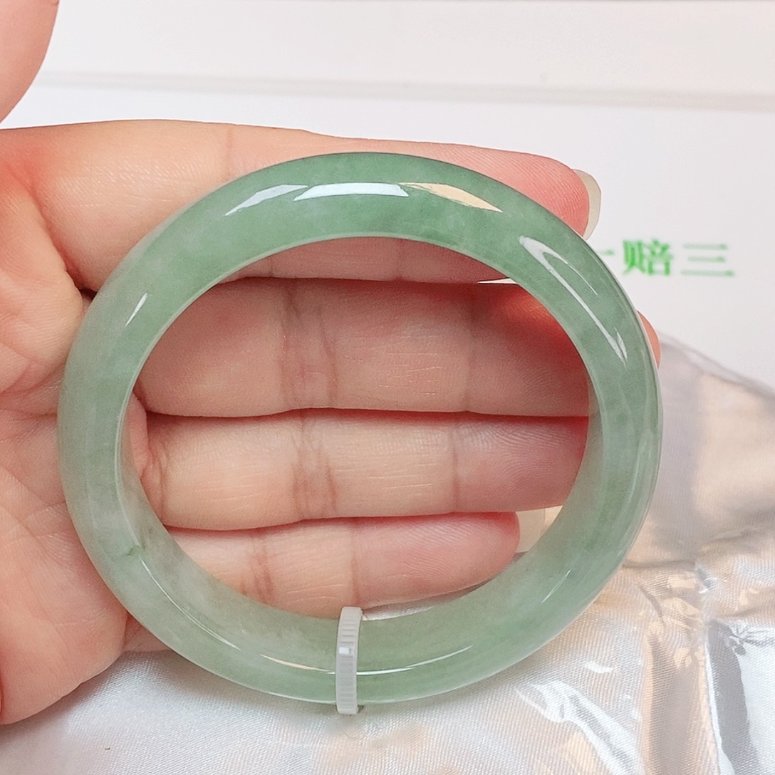 翡翠手镯未镶嵌正圈56