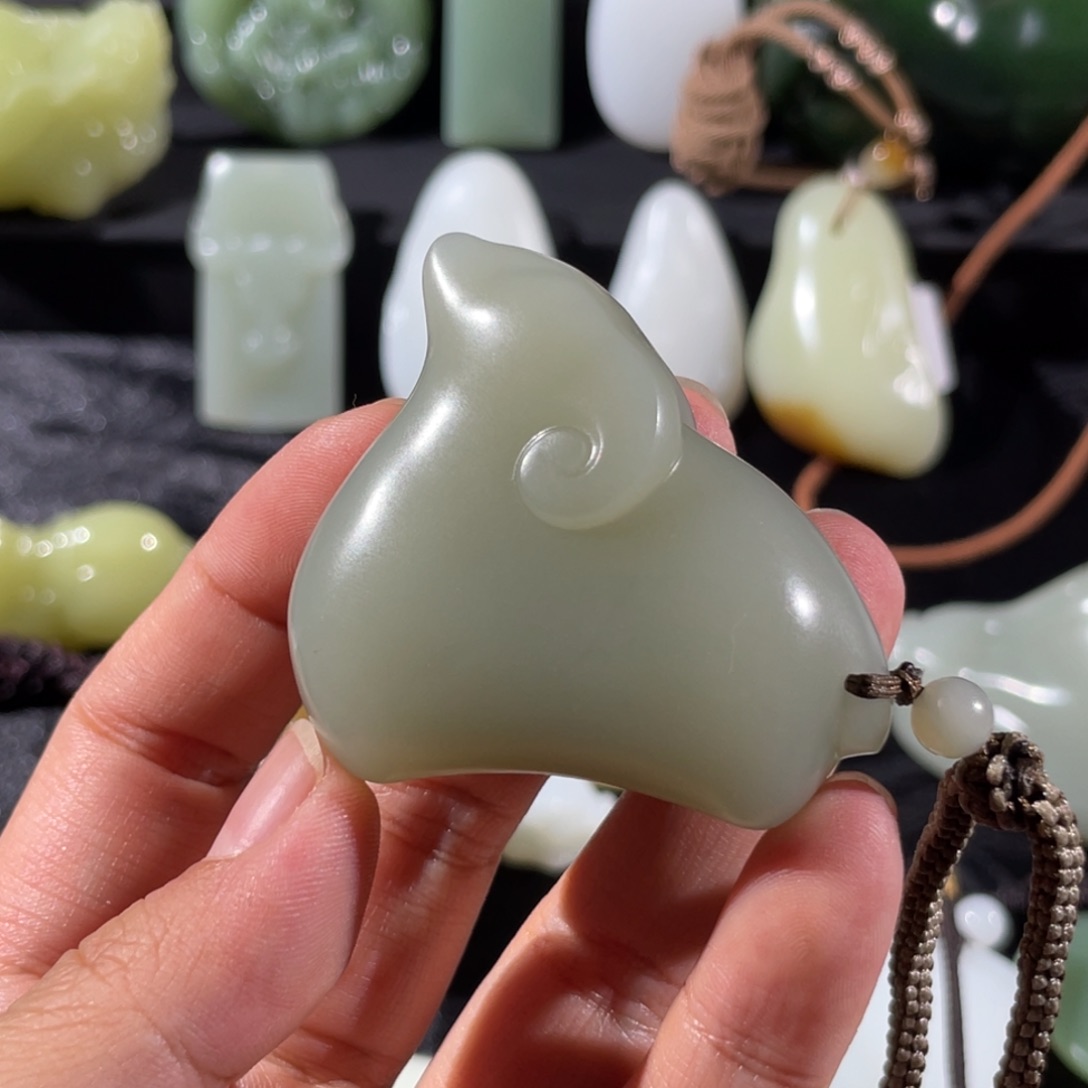 可***柴和田玉未镶嵌颈饰