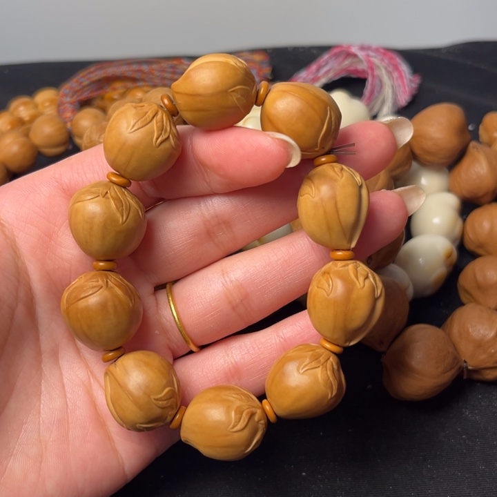 手串橄榄核寿桃手串