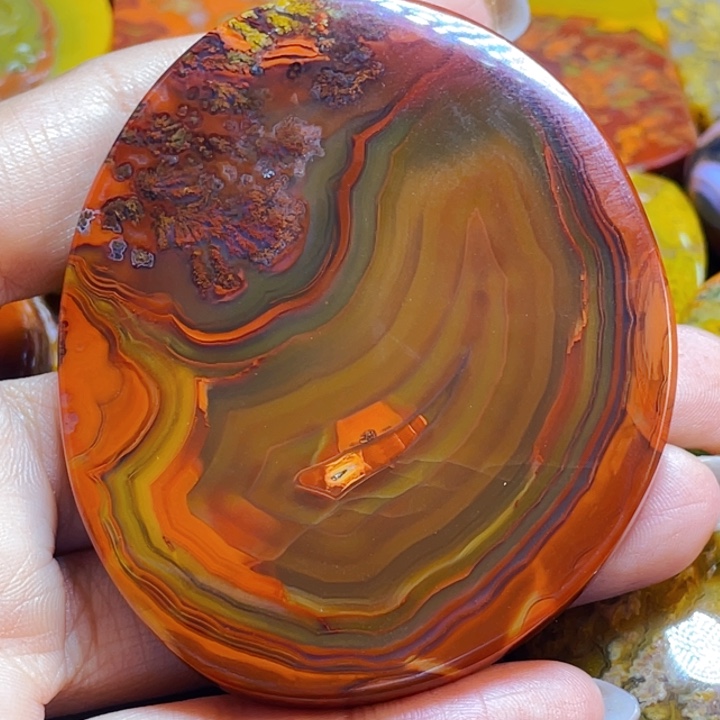 玛瑙/玉髓战国红摆件未镶嵌8**9