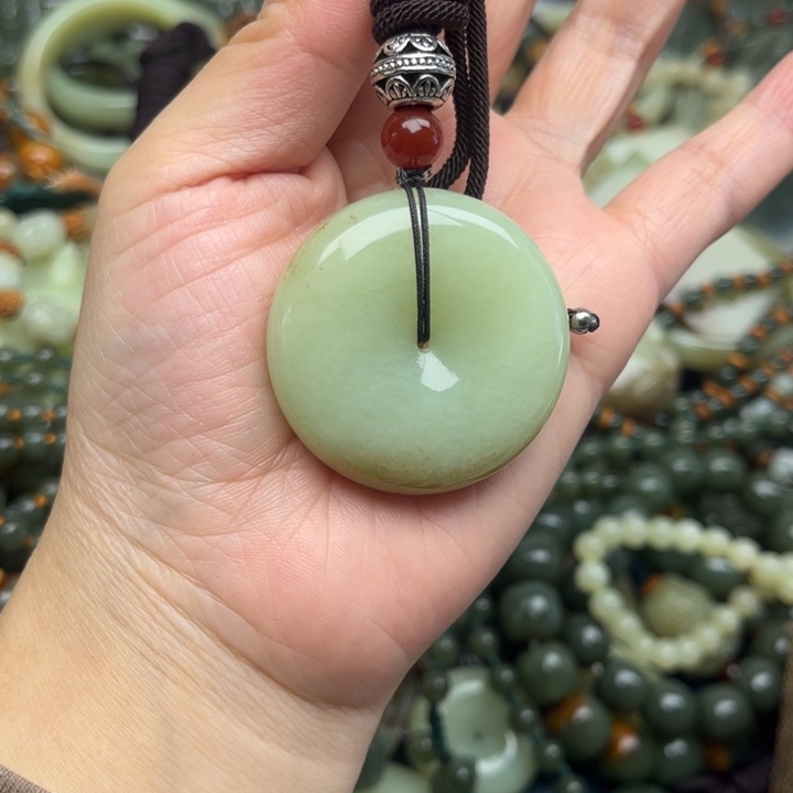 岫岩老玉（透闪石质玉）颈饰未镶嵌遗***界