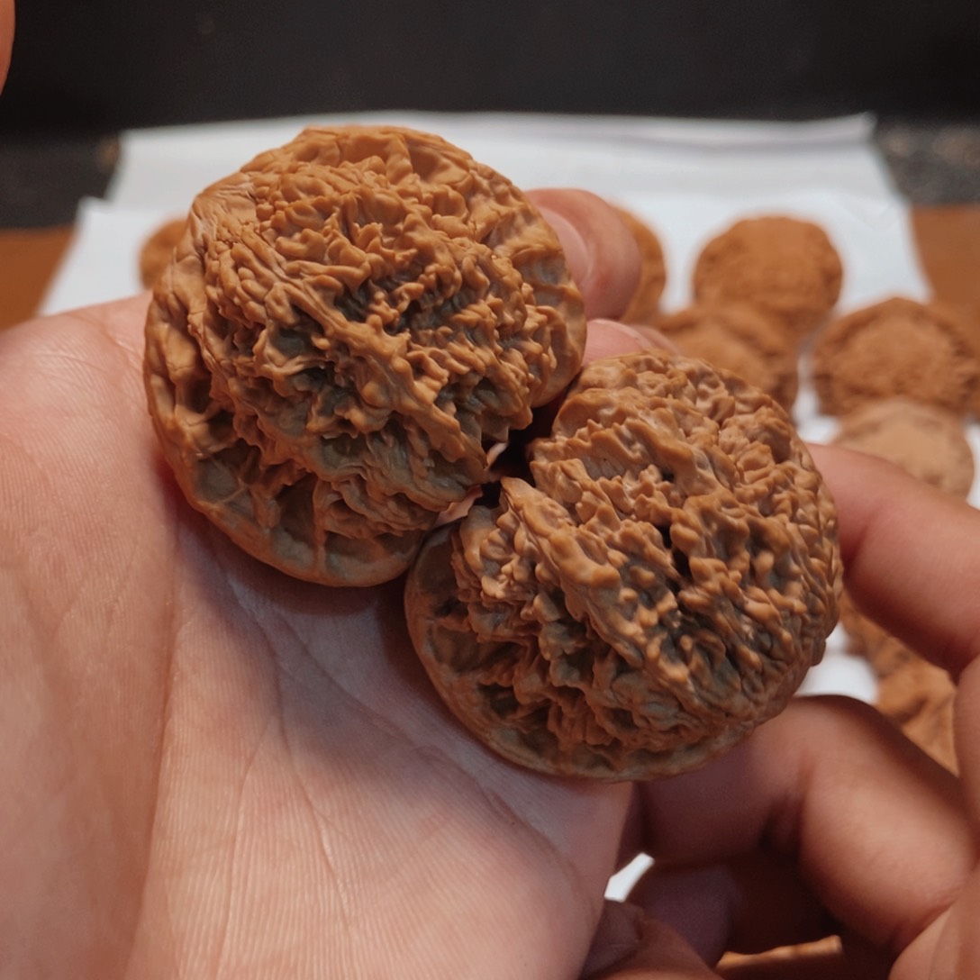 文玩核桃吊坠45全品满天星。1