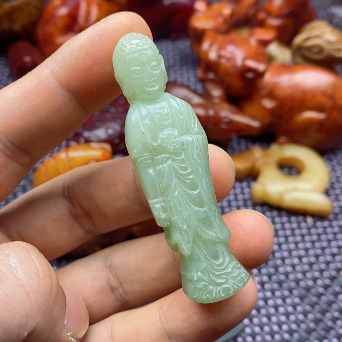 蛇纹石玉颈饰未镶嵌