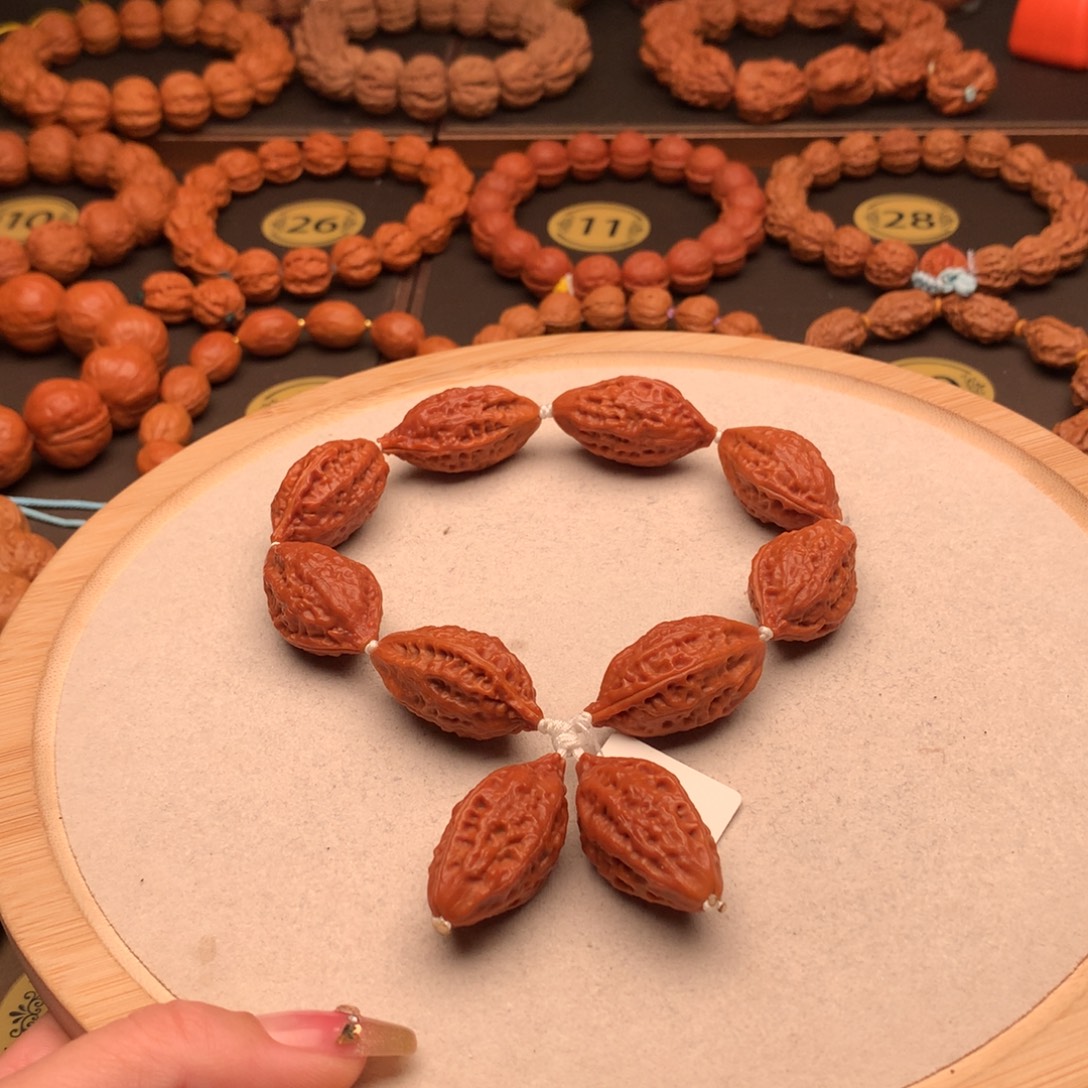 文玩核桃手串黄金叶