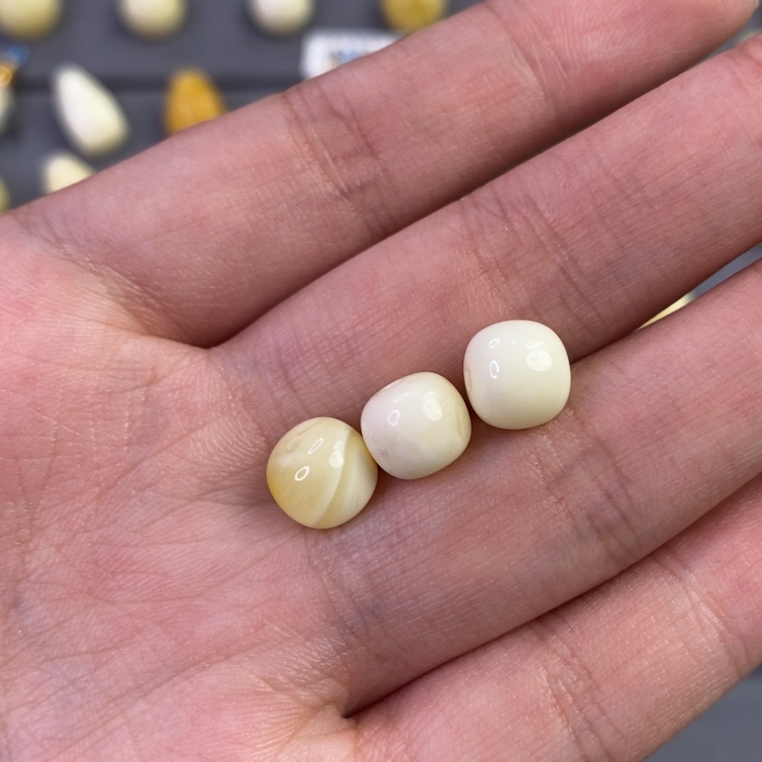 琥珀裸石未镶嵌杰***?琥珀蜜蜡琥珀蜜蜡