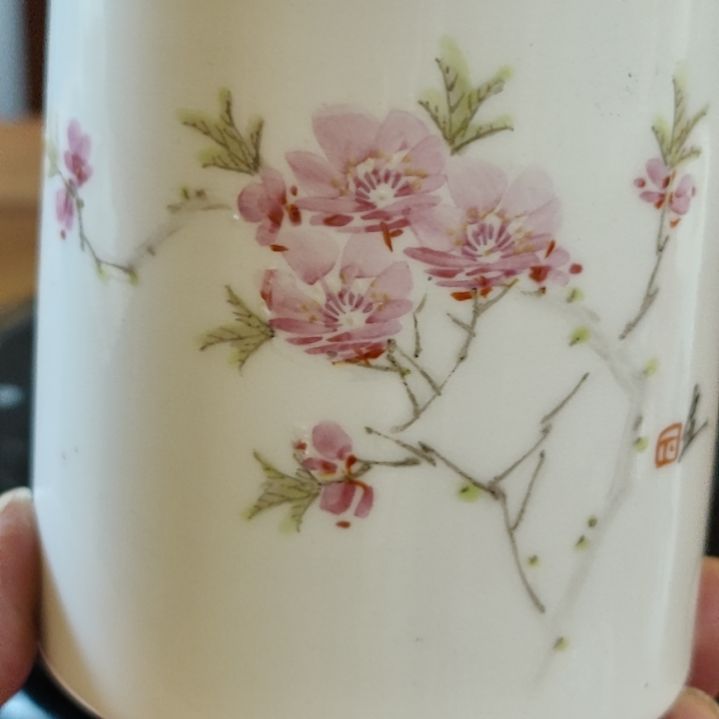 火**拉景德镇陶瓷笔筒