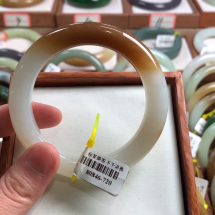 【闪购商品】和田玉手镯未镶嵌56！8