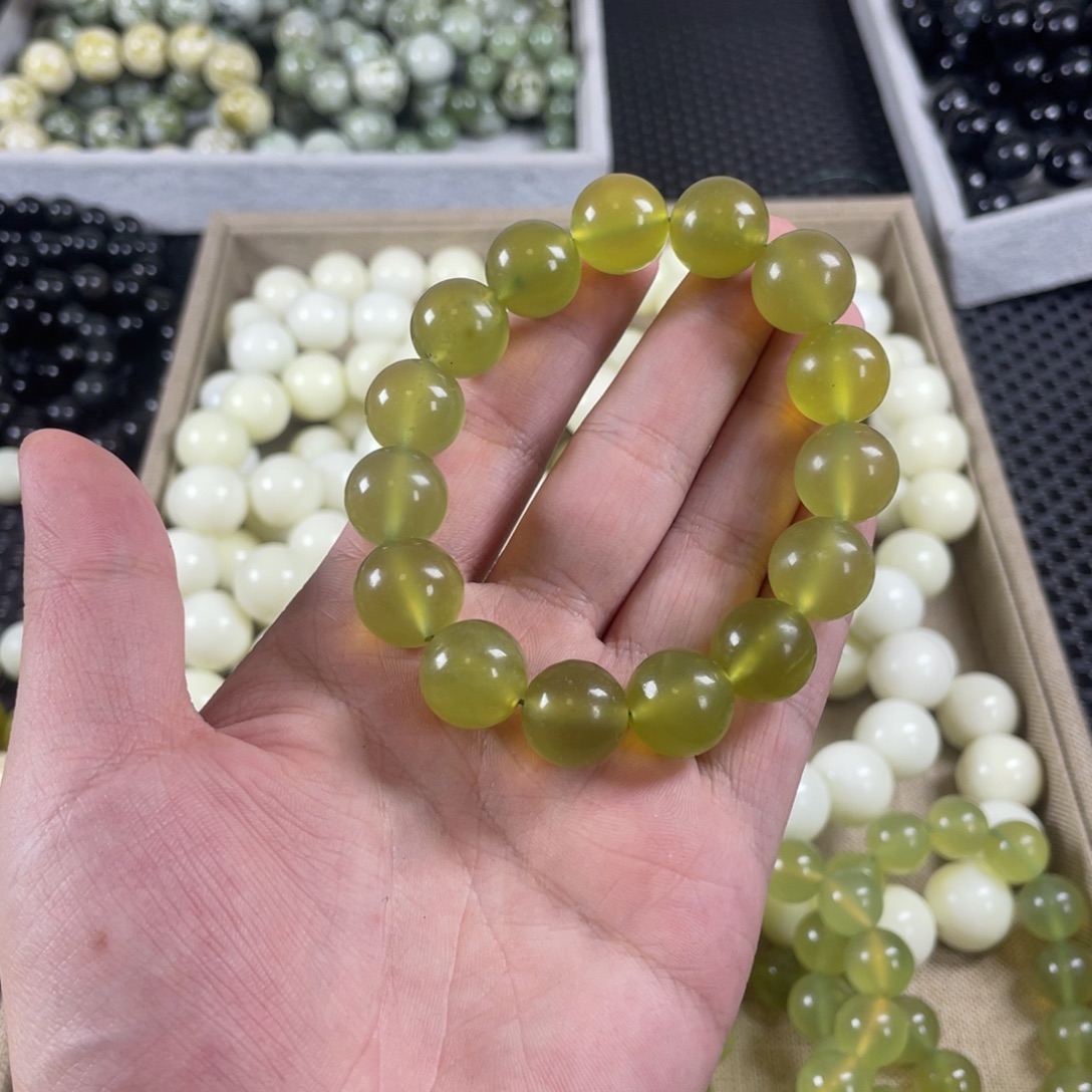 蛇纹石玉未镶嵌手链