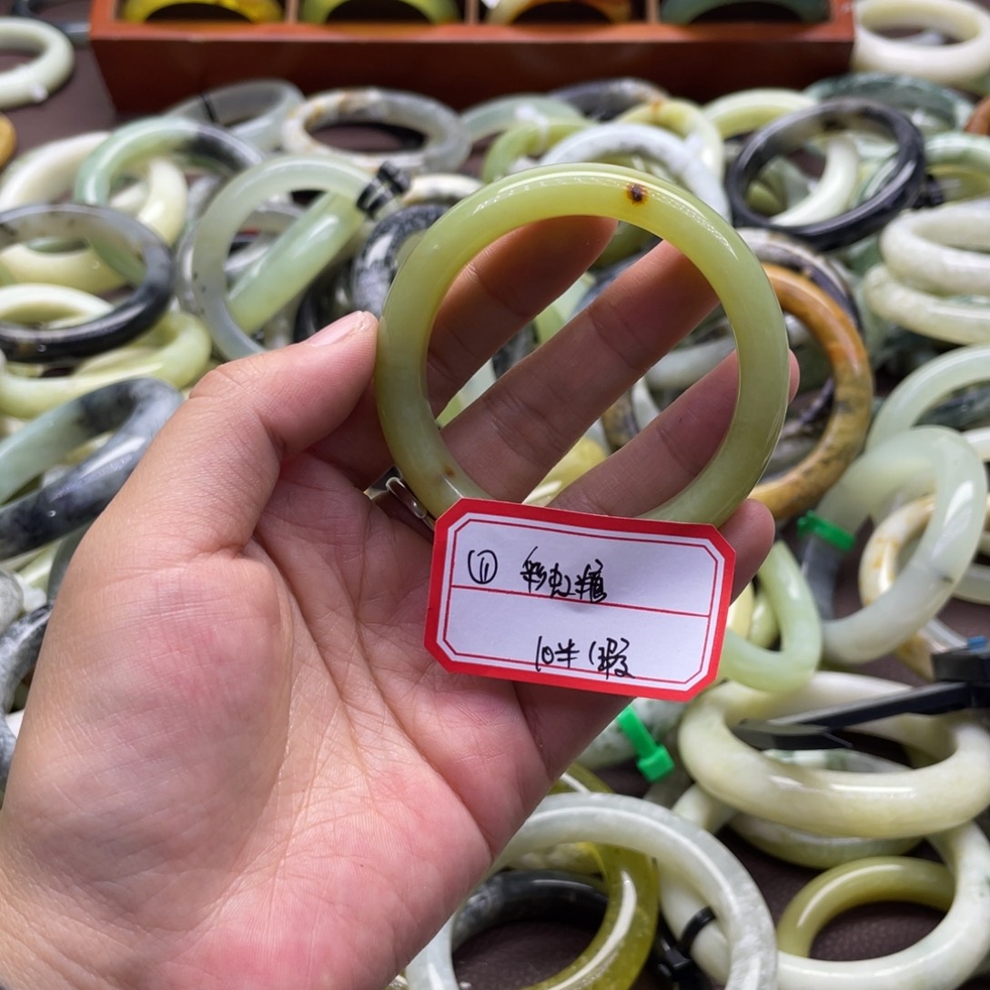 彩***糖蛇纹石玉未镶嵌手镯