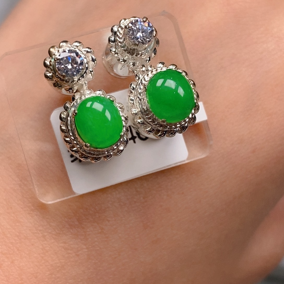 翡翠耳饰未镶嵌绿蛋面