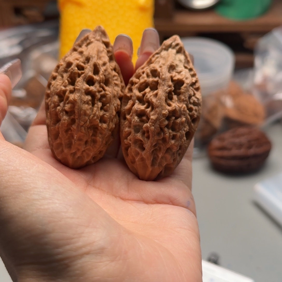 文玩核桃把件关东木子楸百核152花皮