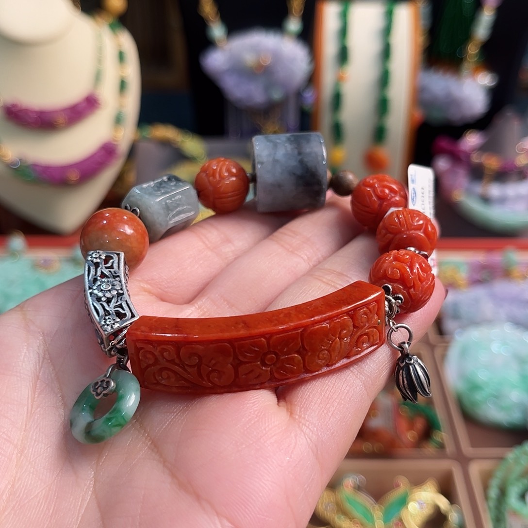 安***慕翡翠未镶嵌吊坠(赠链)