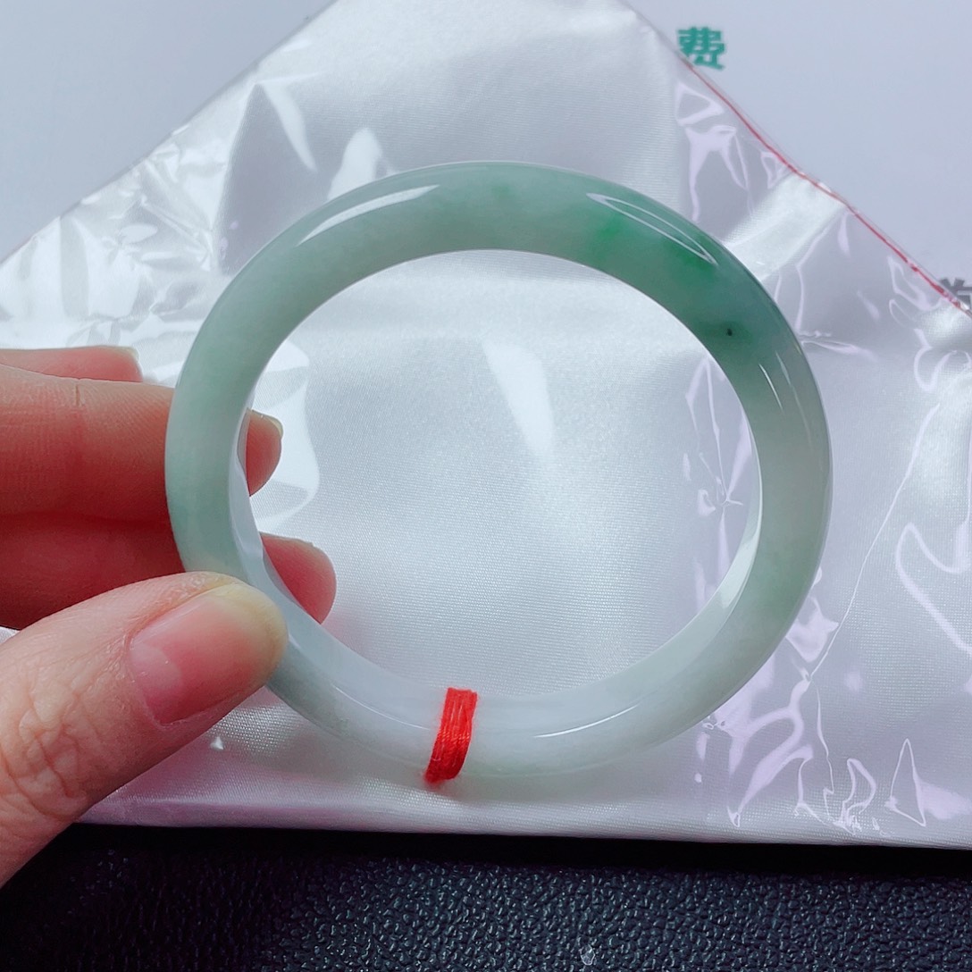 汐***宝翡翠未镶嵌手镯天然