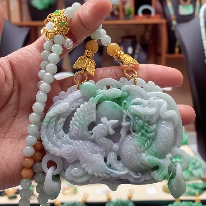 翡翠颈饰未镶嵌翡翠吊坠