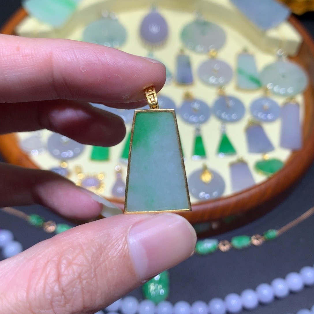 翡翠吊坠(不含链)未镶嵌