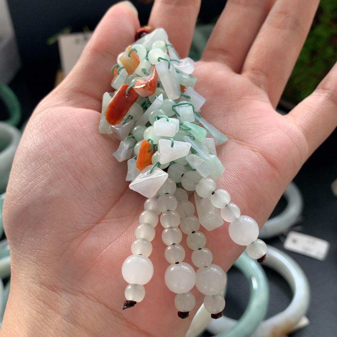 开****翡翠未镶嵌颈饰48小时鉴赏期