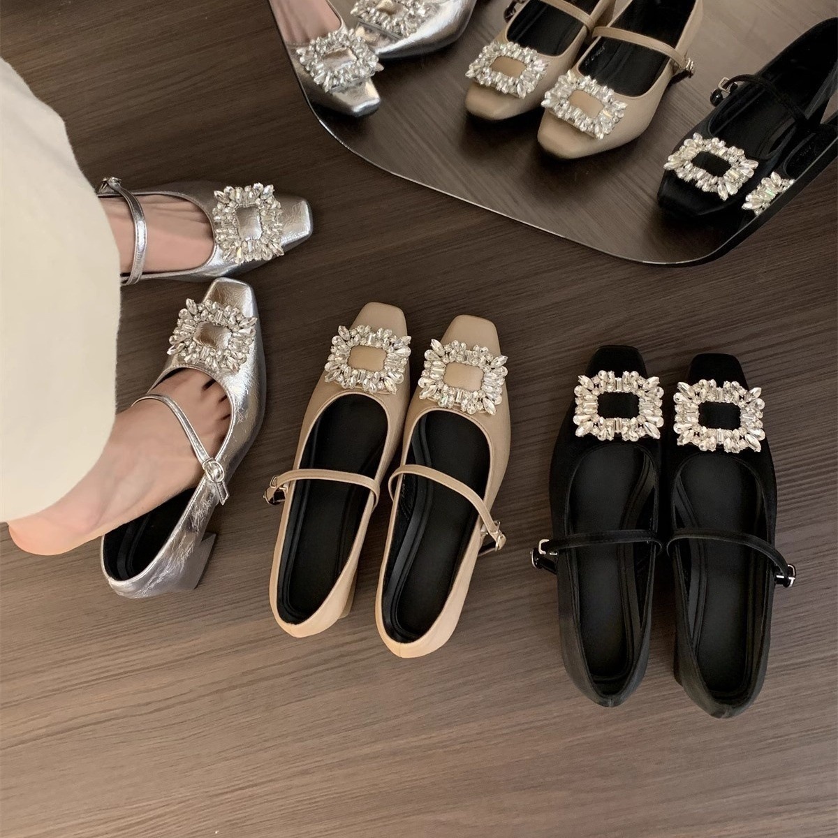 法式晚风通勤浅口银色单鞋女2025春秋季新款粗跟水钻玛丽珍高跟鞋