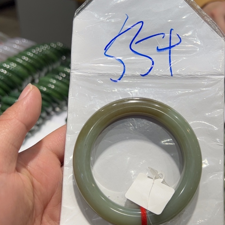 所***甜和田玉未镶嵌手镯