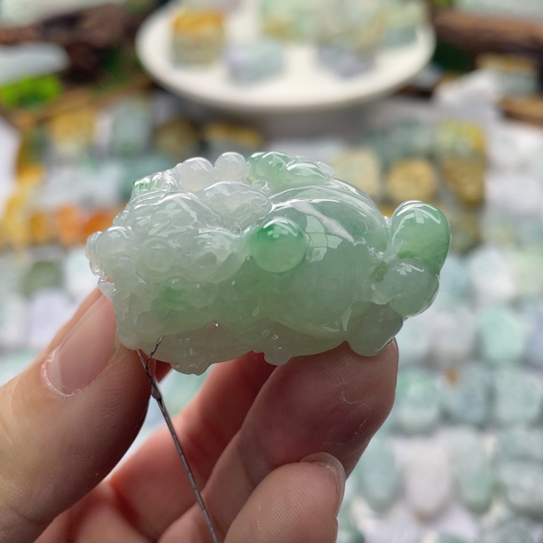 翡翠颈饰未镶嵌貔貅