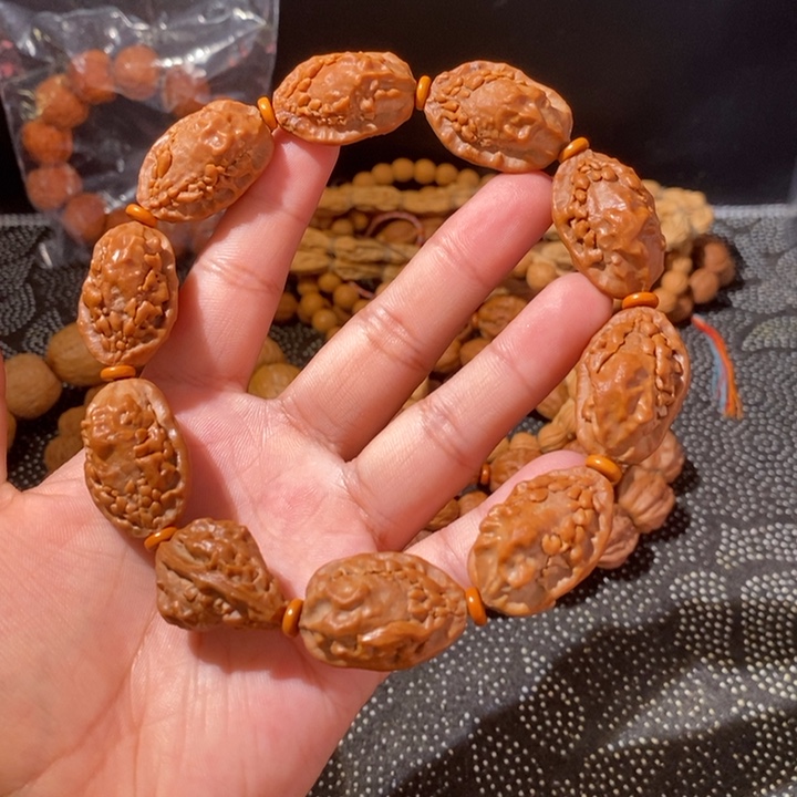 手串文玩核桃……20