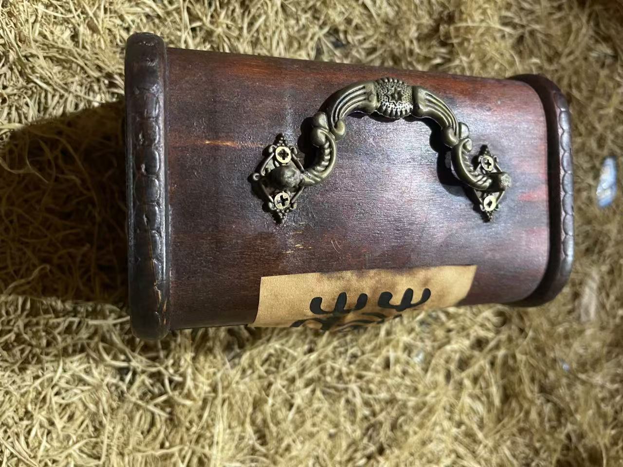 【闪购链接】黑黑木盒摆件一个