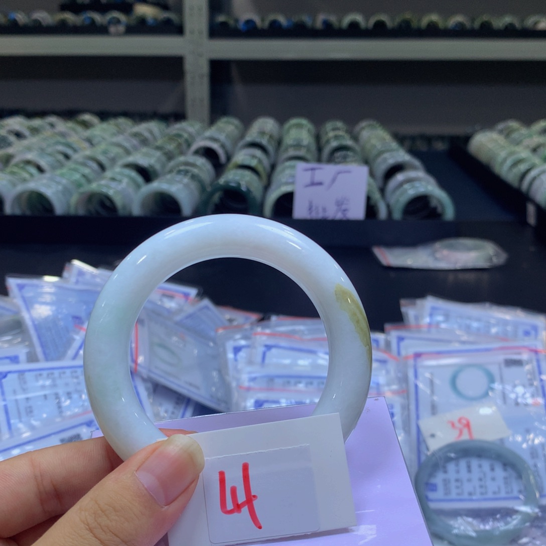 翡翠手镯未镶嵌45678000000