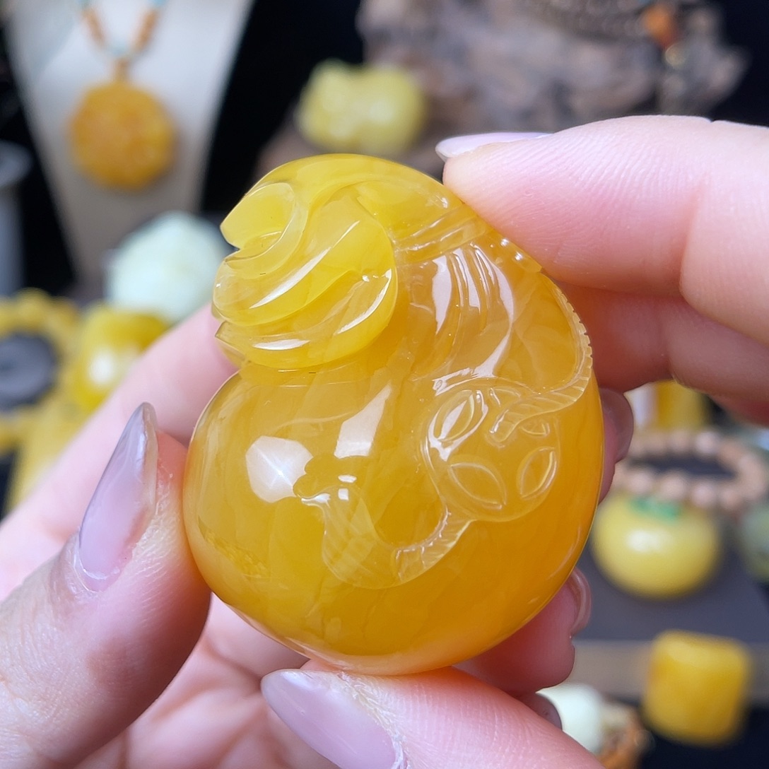 琥珀未镶嵌珠宝奇石