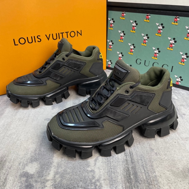 95新 Prada/普拉达 军绿色运动鞋/38欧码 男士 时尚 百搭