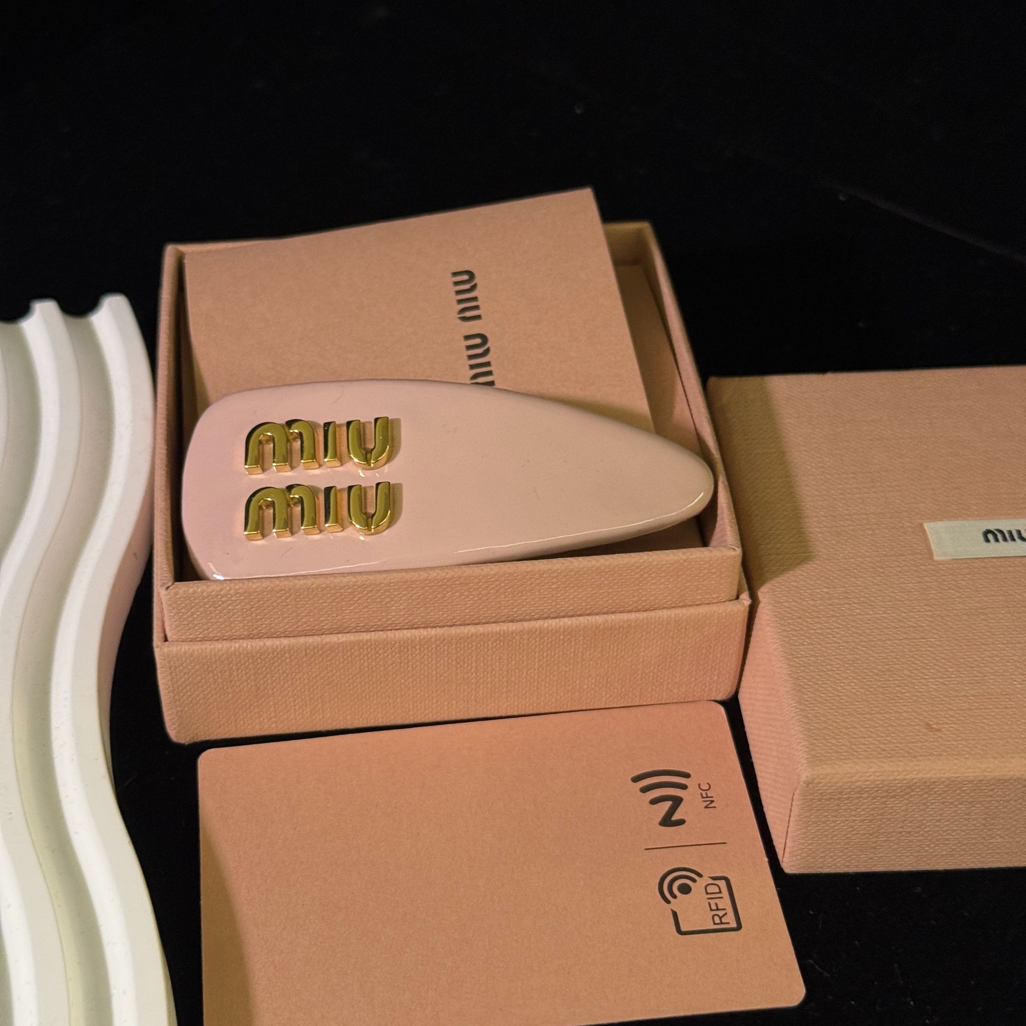 99新 MIU MIU/缪缪 缪缪粉色发卡