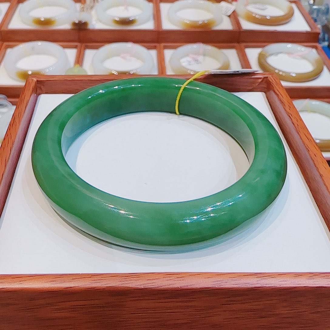 和田玉手镯未镶嵌俄碧57