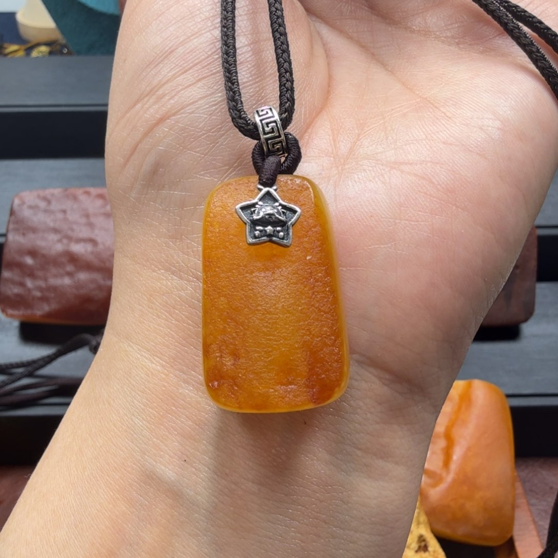 琥珀吊坠(赠链)未镶嵌