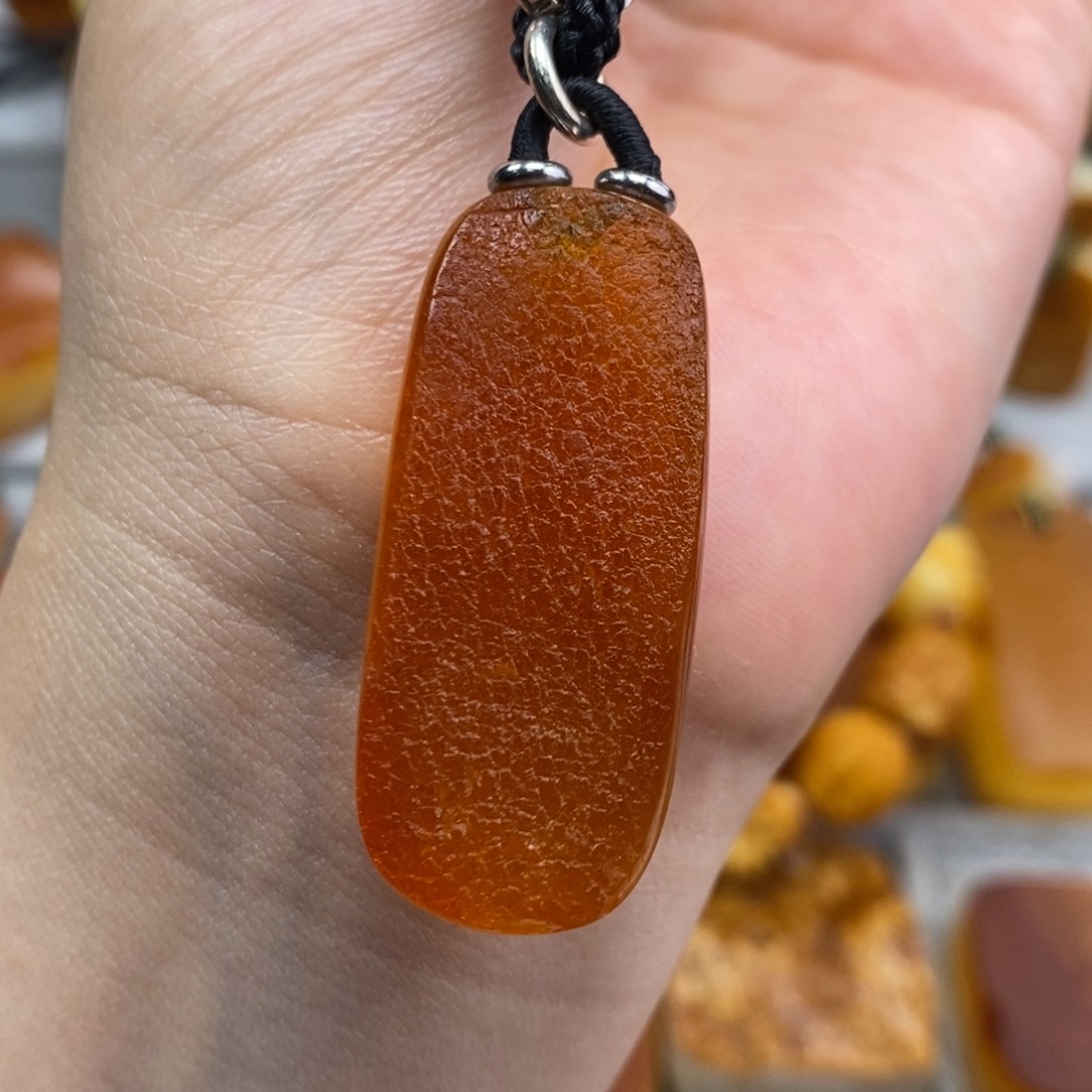 琥珀吊坠(赠链)未镶嵌