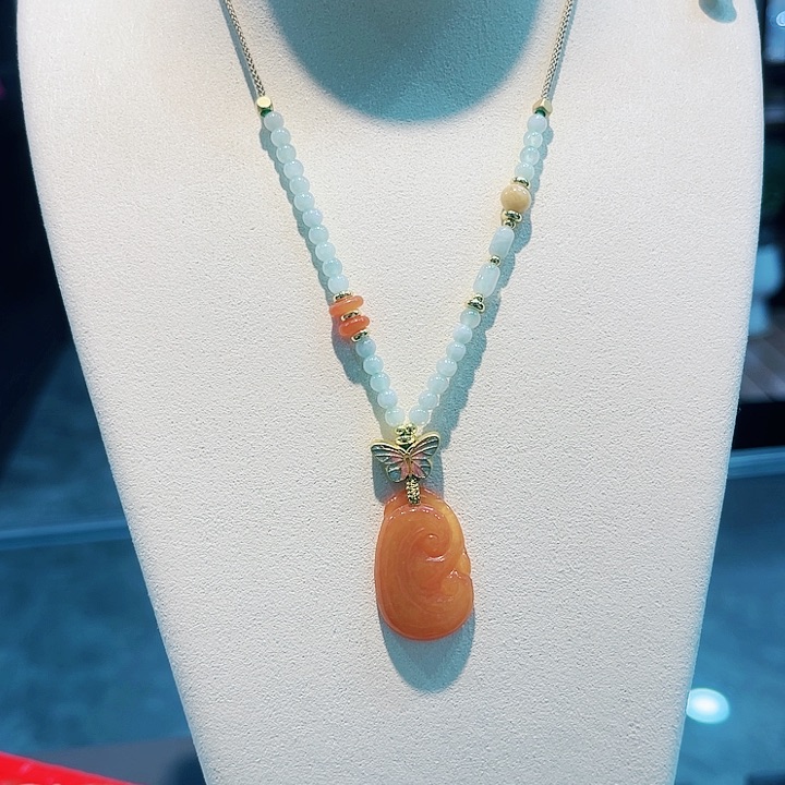 翡翠颈饰未镶嵌吊坠