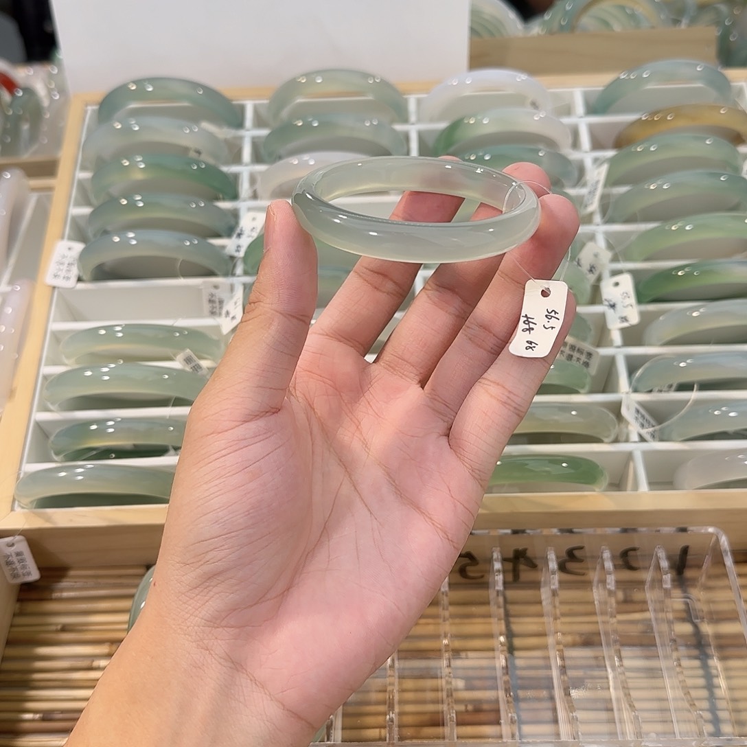 手镯玛瑙/玉髓未镶嵌圈口56.5