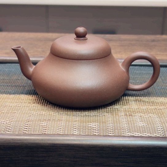 茶壶紫砂黄龙山原矿底槽清半手工瑕（160 cc）