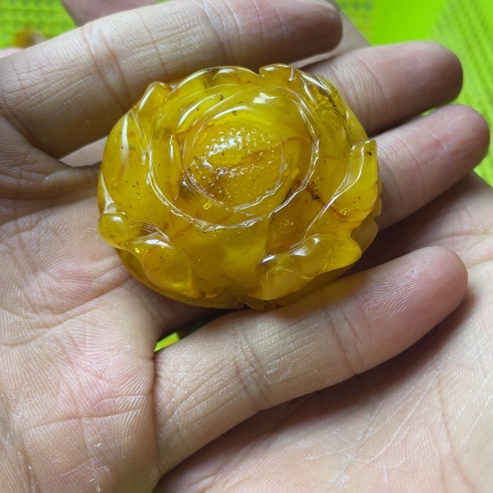 琥珀珠宝奇石未镶嵌