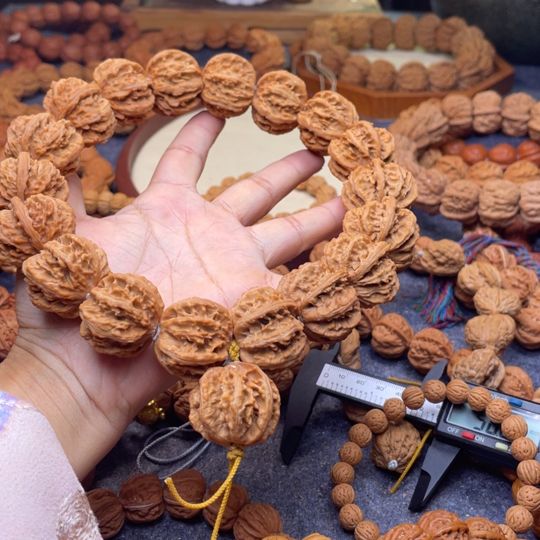 零***二文玩核桃手串秋子