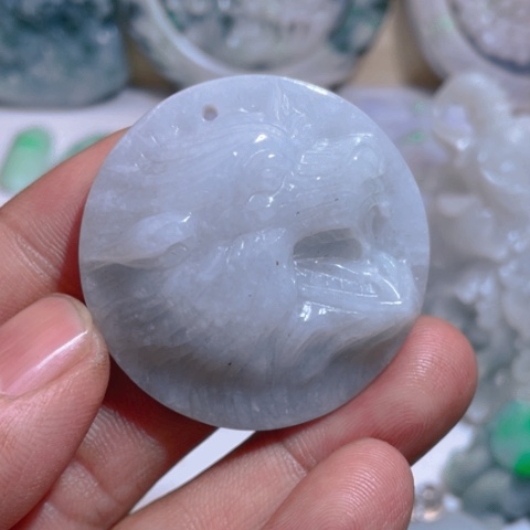 翡翠颈饰未镶嵌翡翠
