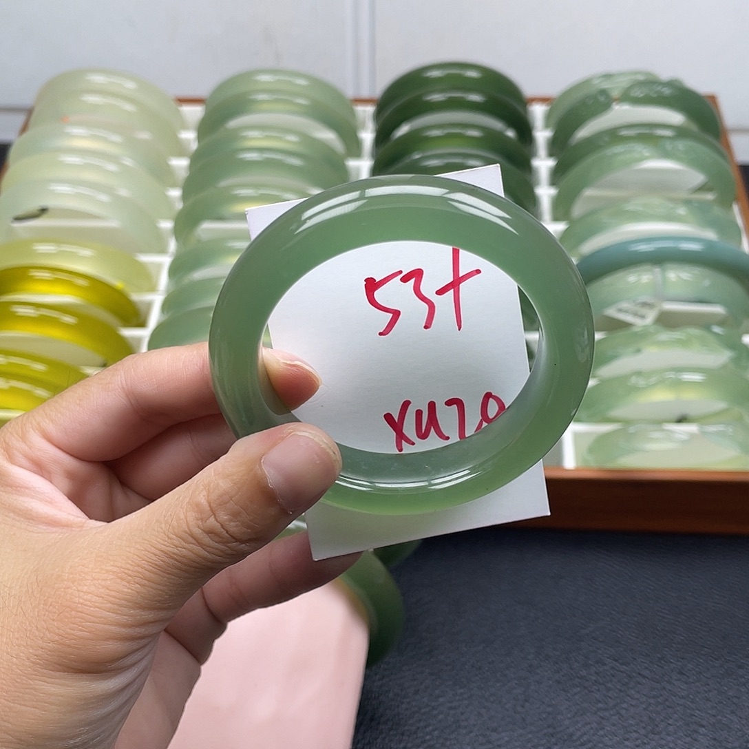 月***网未镶嵌蛇纹石玉手镯