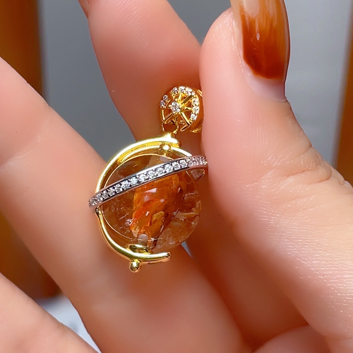 MOZZSSJ434天然巴-西红胶花水晶吊坠红色幽灵S925银镶嵌