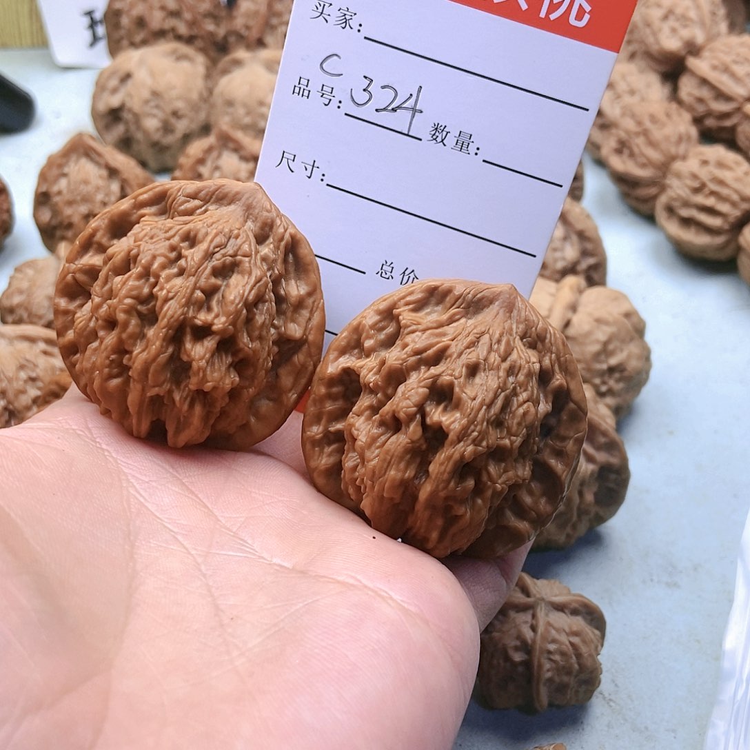 把件桃核324号虎头44尺