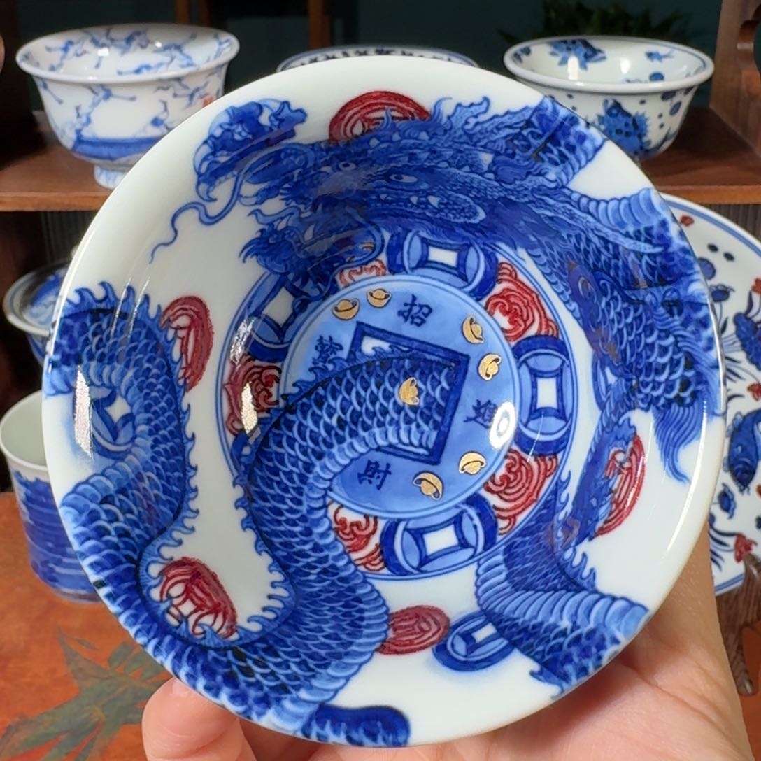 杯永明尚玩青花釉里红龙压手杯