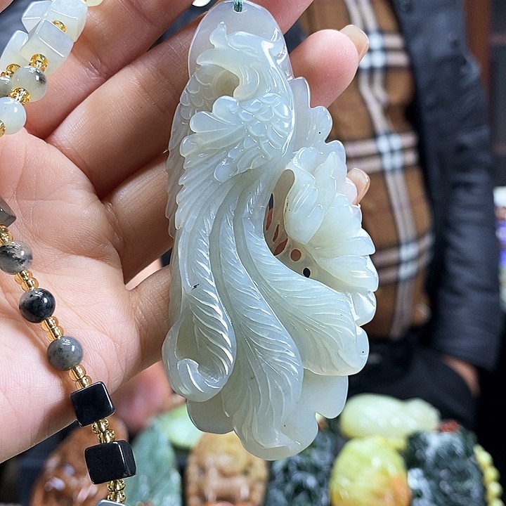 蛇纹石玉吊坠未镶嵌