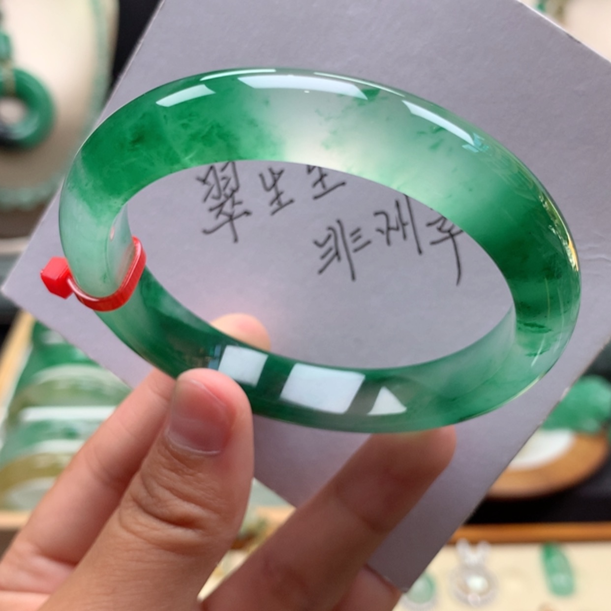 【闪购商品】未镶嵌手镯石英质玉